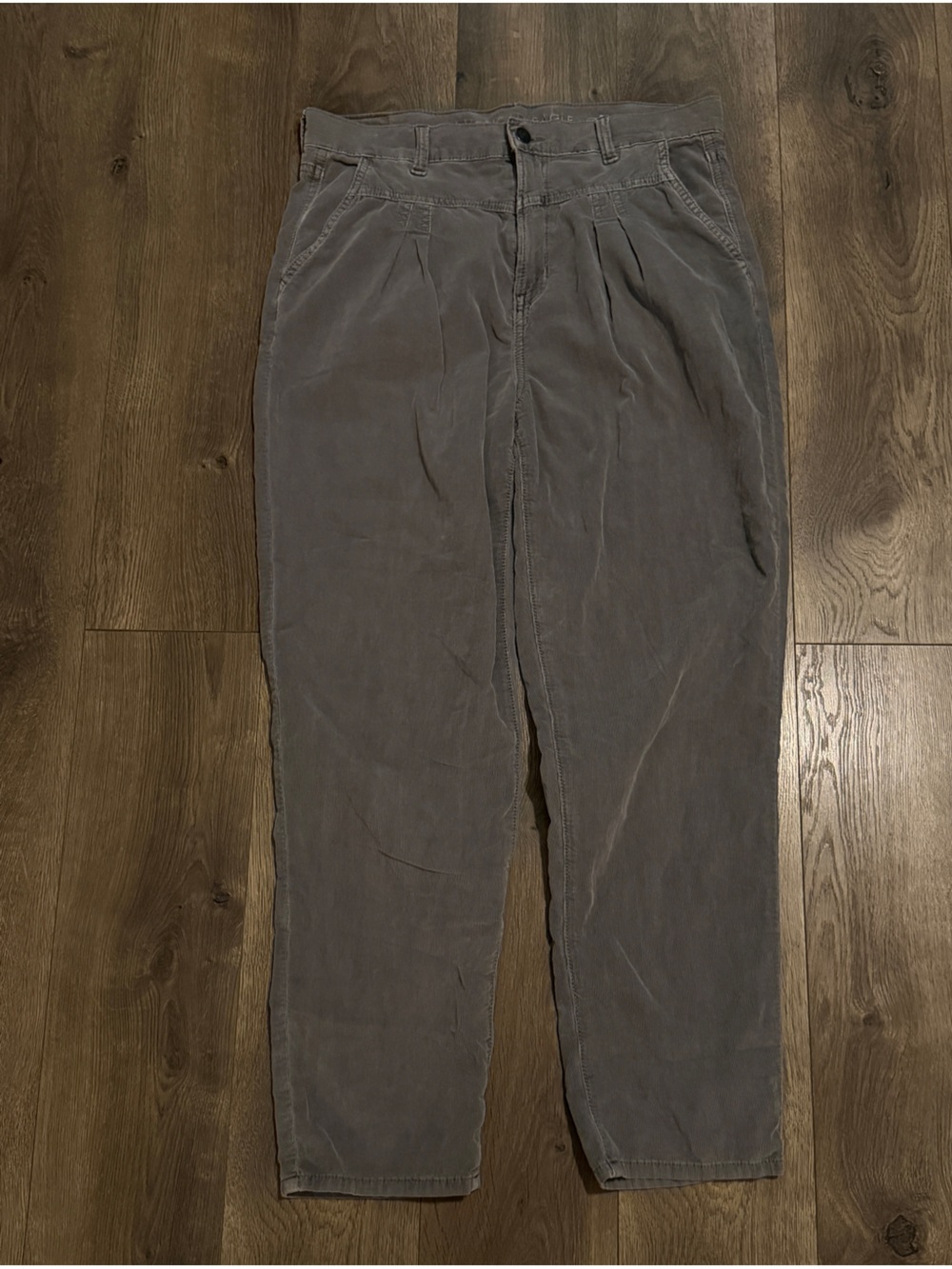 American Eagle Corduroy mom jeans Gray Straight Leg Women’s 10 Regular